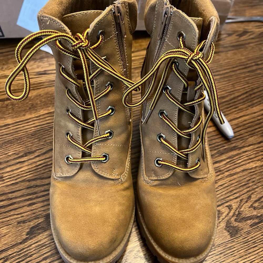 Zigi Soho KIANA Heeled lace-up boots women size 8.